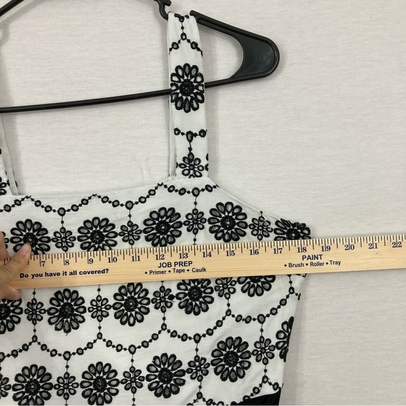 LOFT Black White Floral Embroidered Fit and Flare Belted Dress Size 8 - Picture 4 of 10
